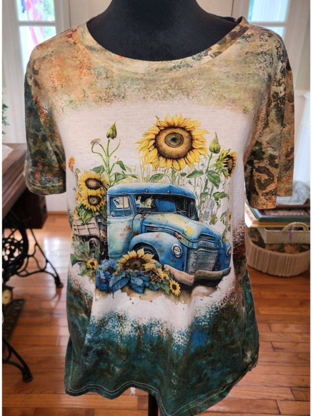 Fall Farm Truck and Sunflower Print M Graphic Tee Leopard Boho Country Cowgirl